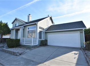 907 Edgewood Cir, Suisun City, CA 94585