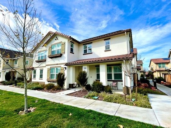 150 Nogal Ln, Morgan Hill, CA 95037
