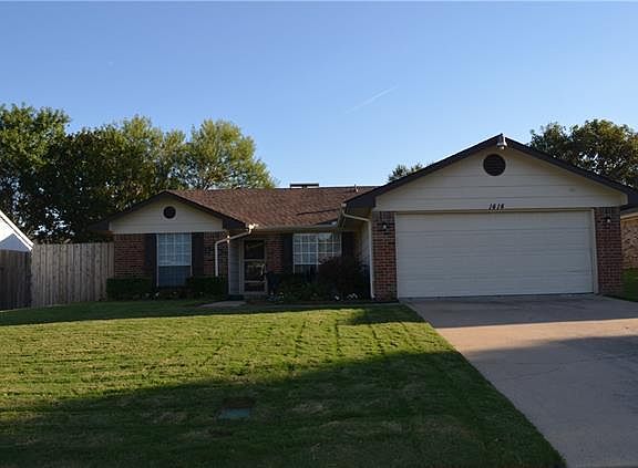 2nd image of 1414 Caplin Dr