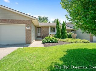 936 Laketown Dr, Holland, MI 49423