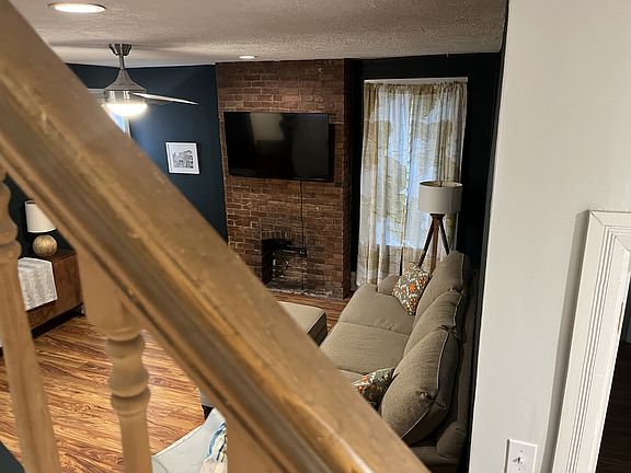 5th image of 5209 Dearborn St Floor 2