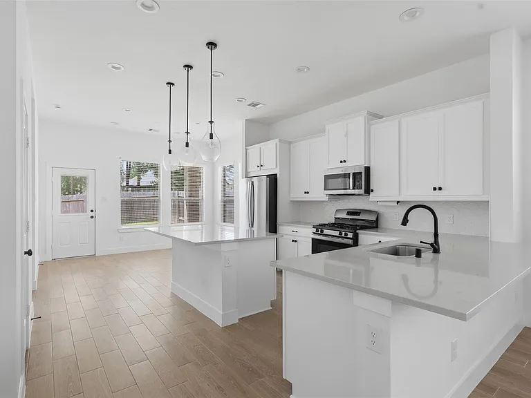313 Rise Ln — Photo 8