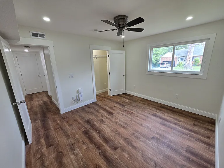 6305 Englewood Ave #1 — Photo 22