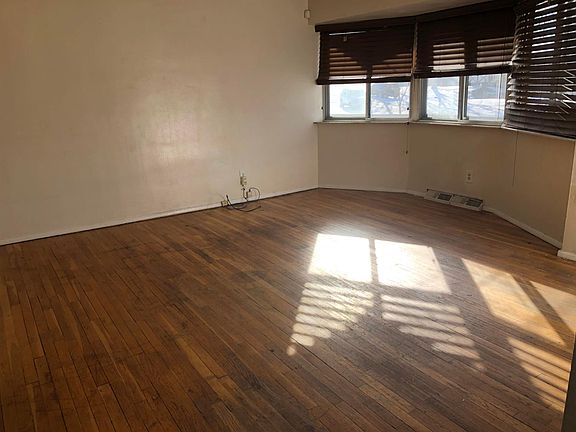 2nd image of 2010 S Teralta Cir