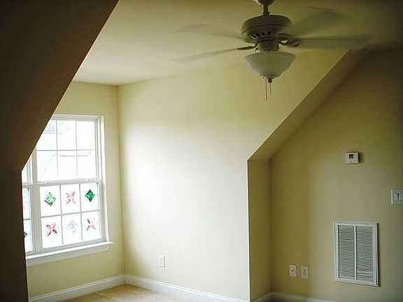 Bonus toom with fan.