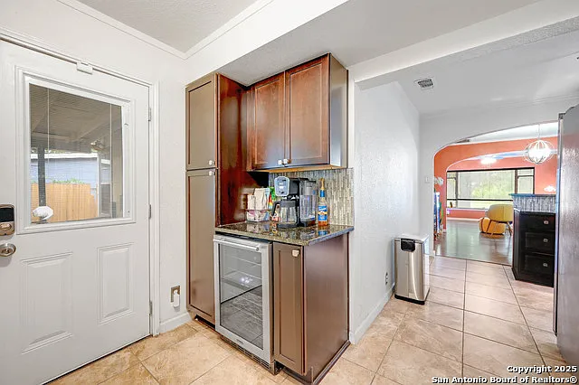 2231 W Woodlawn Ave — Photo 15