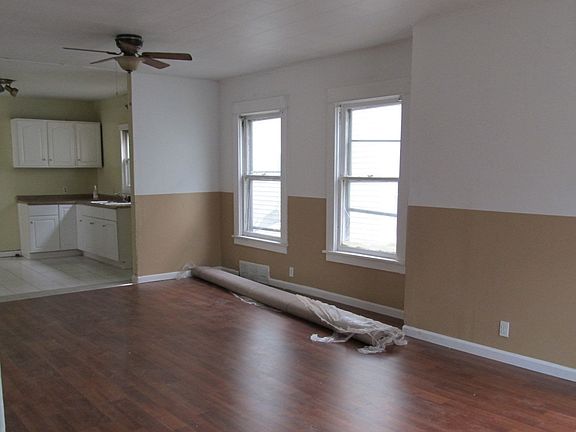 2nd image of 321 Cornwall Ave