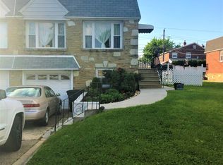9948 Woodfern Rd, Philadelphia, PA 19115