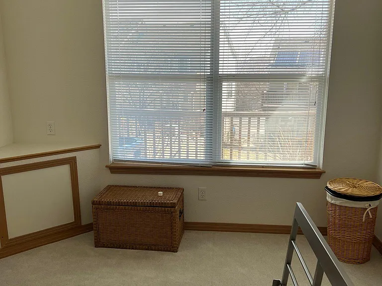 1730 Rockview Cir — Photo 17