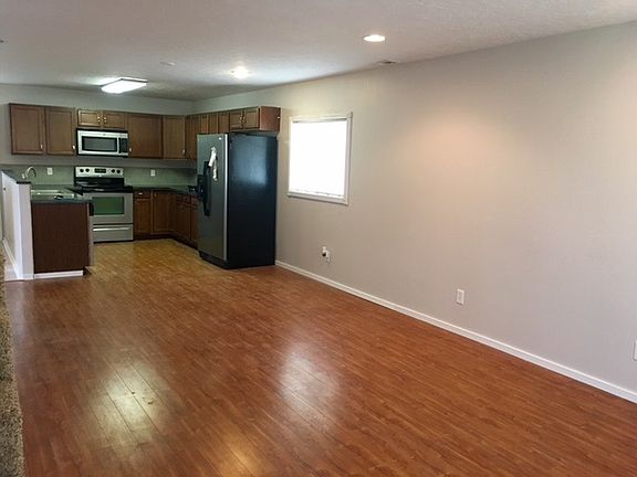 3rd image of 1419 E 5th Streeet