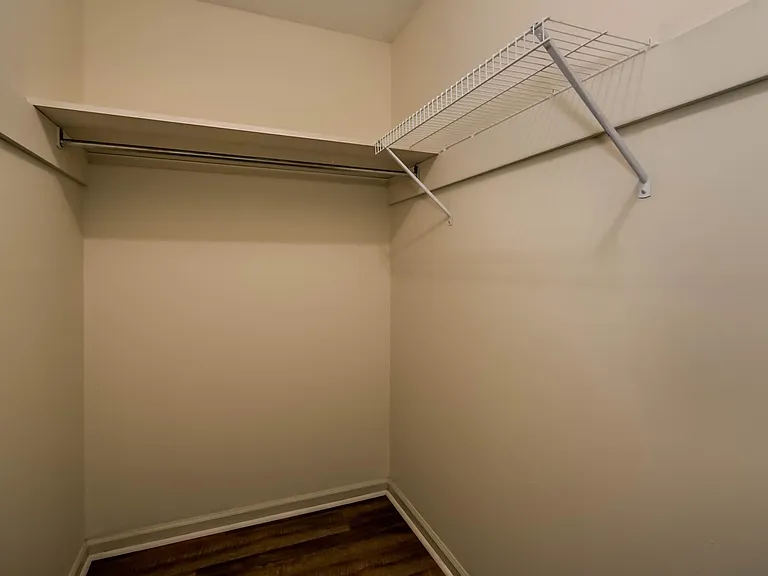 Essex Square Apartments — Photo 44
