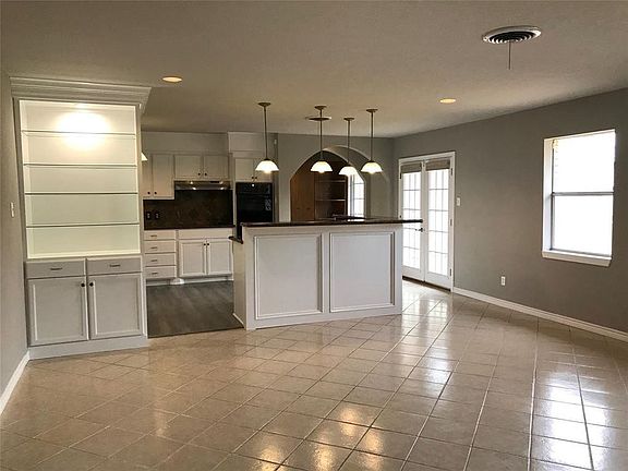 5th image of 211 Upper Colorado Ln