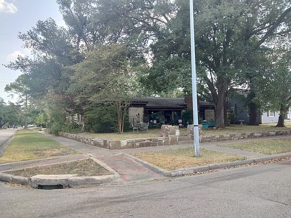3rd image of 8250 Glenview Dr