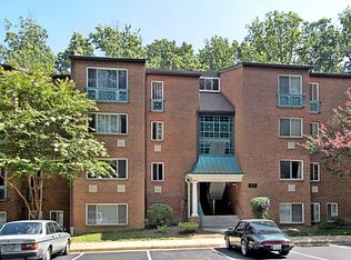 11833 Shire Ct APT 11B, Reston, VA 20191