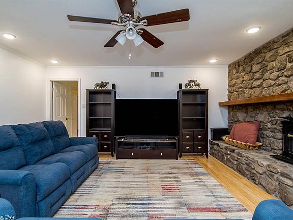 5th image of 10703 Brazos Valley Ln