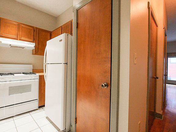 4th image of 650-668 N High St #10-E20E95656