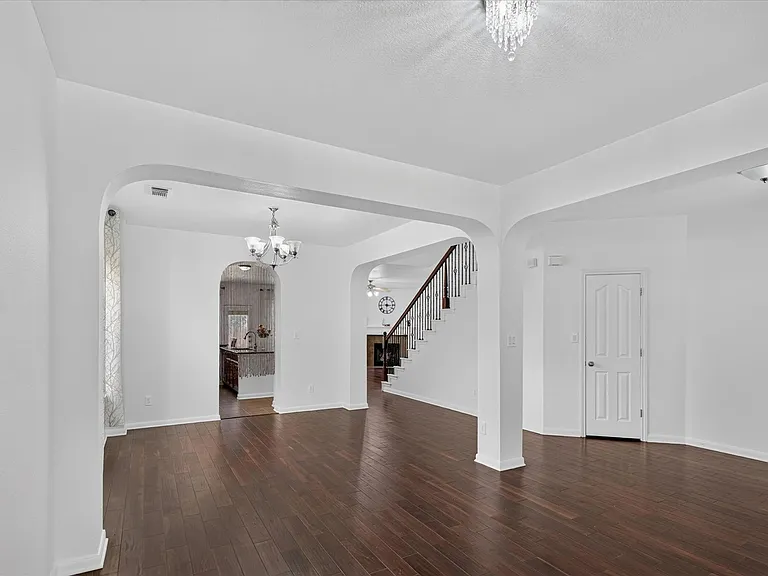 15324 Interlachen Dr — Photo 7