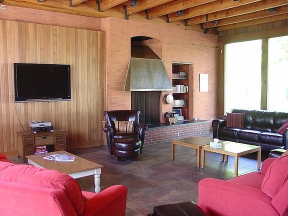 Casagmo clubhouse inside 2 resized.jpg