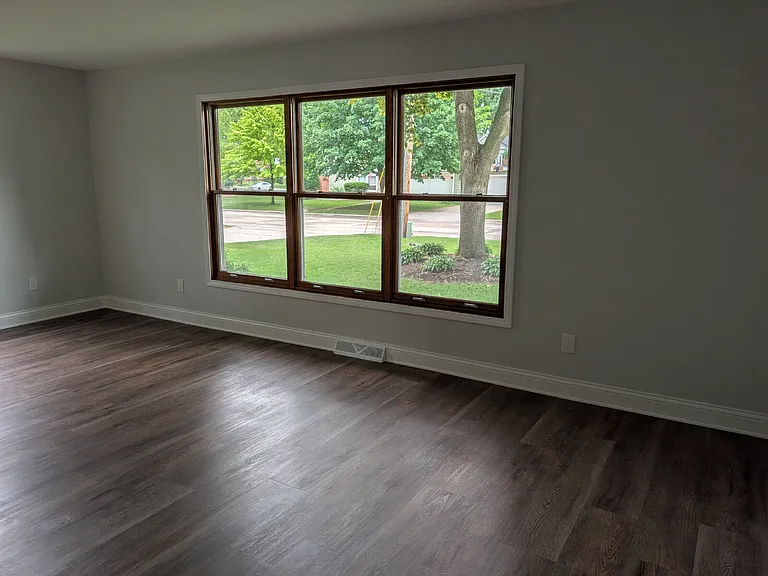 1311 Whittier Dr — Photo 4
