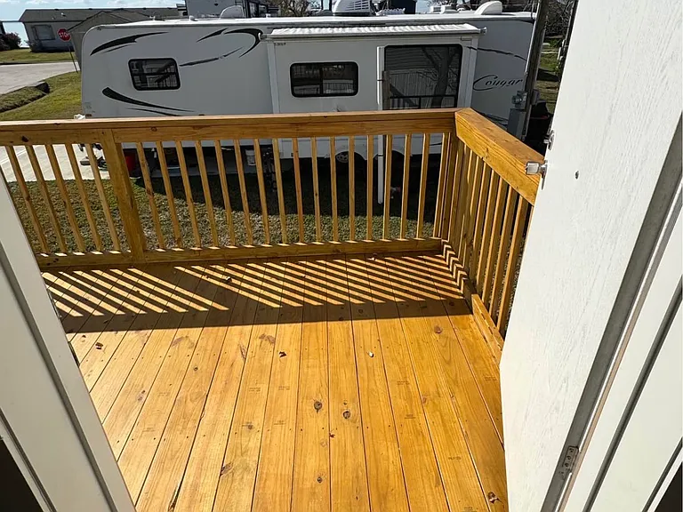 146 Dolphin Hbr N — Photo 26