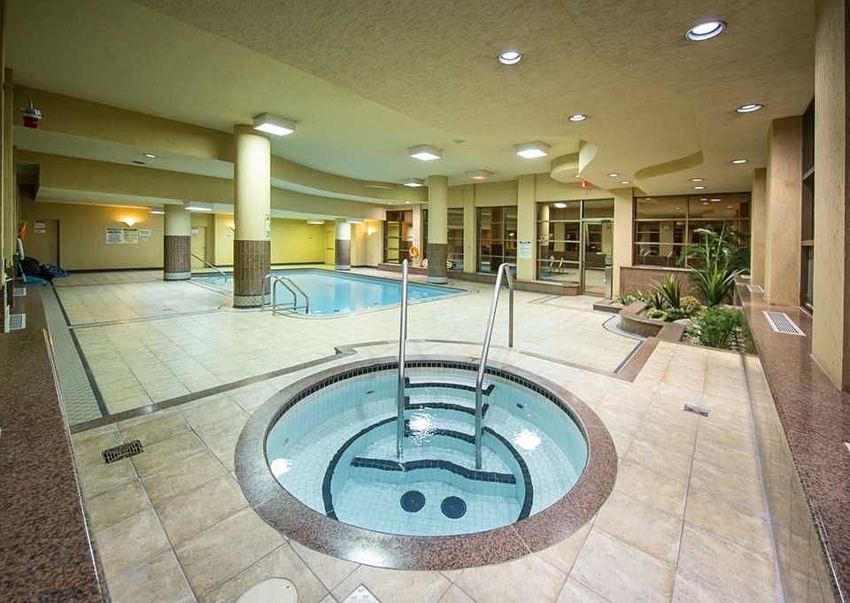 2nd image of 736 Bay St #2105