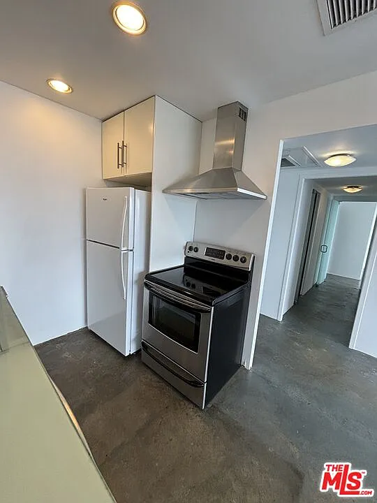 1 bed, 2.0 bath, 744 sqft, $4,600 — Photo 4