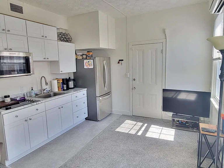 1422 Light St #B1 — Photo 2