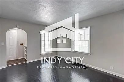 3 bed, 1.0 bath, 1024 sqft, $1,500 — Photo 3