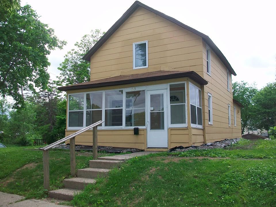 1st image of 615 Thomas Ave N