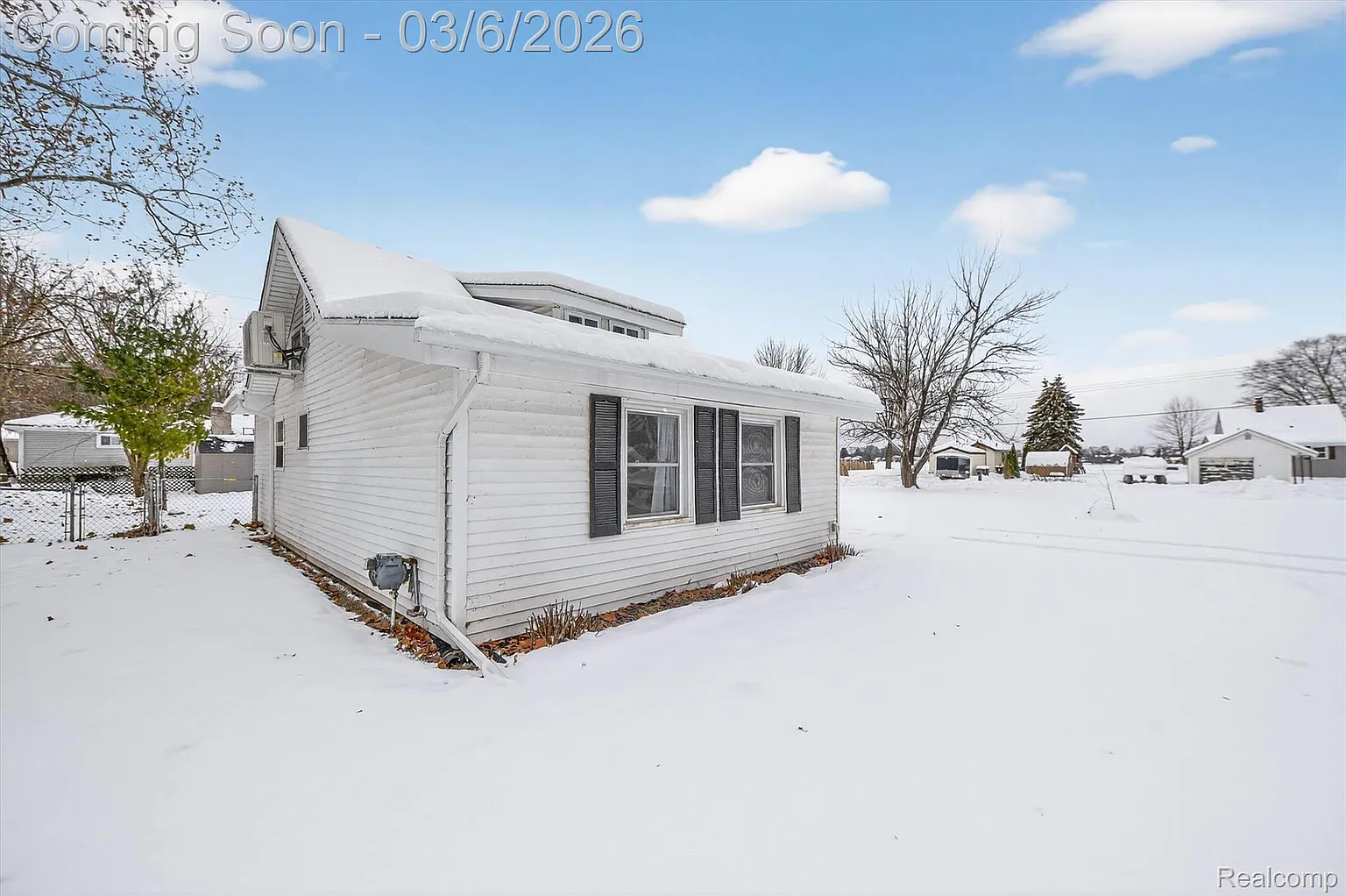 2754 Fishermans Dr photo 1