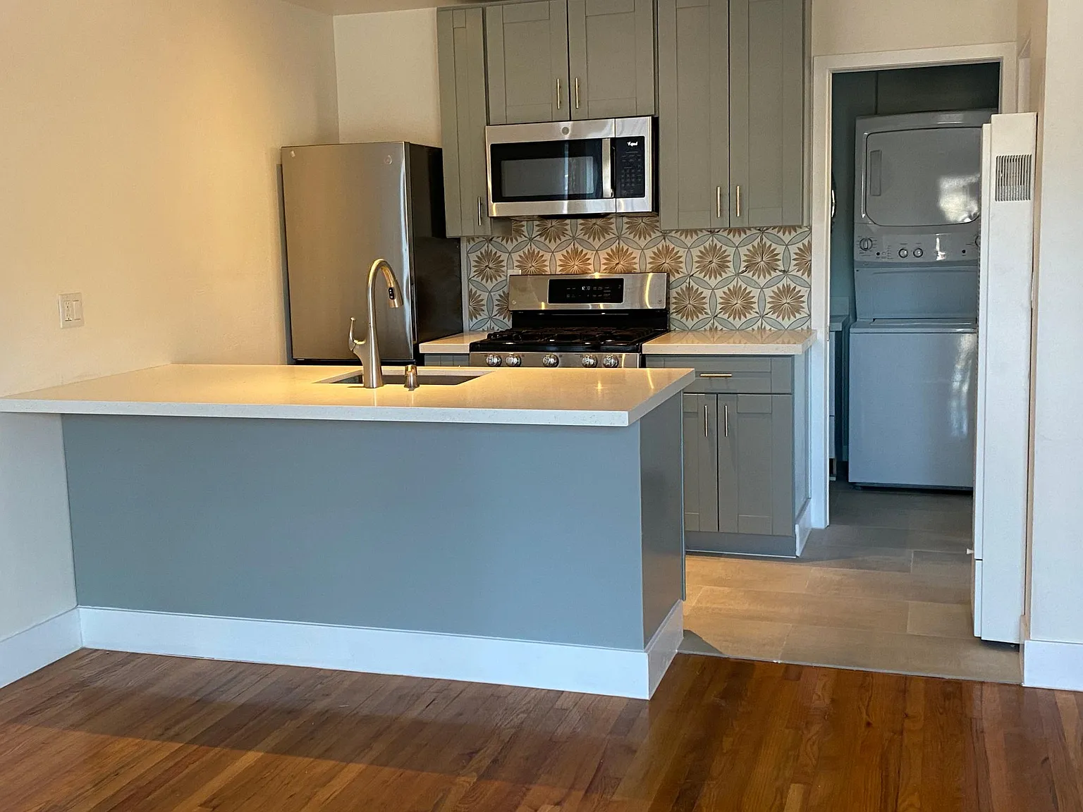 2234 Seaside St — Photo 4