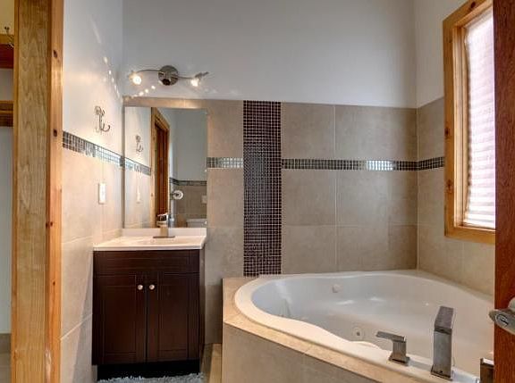 3rd image of 1544 Zenobia St #101