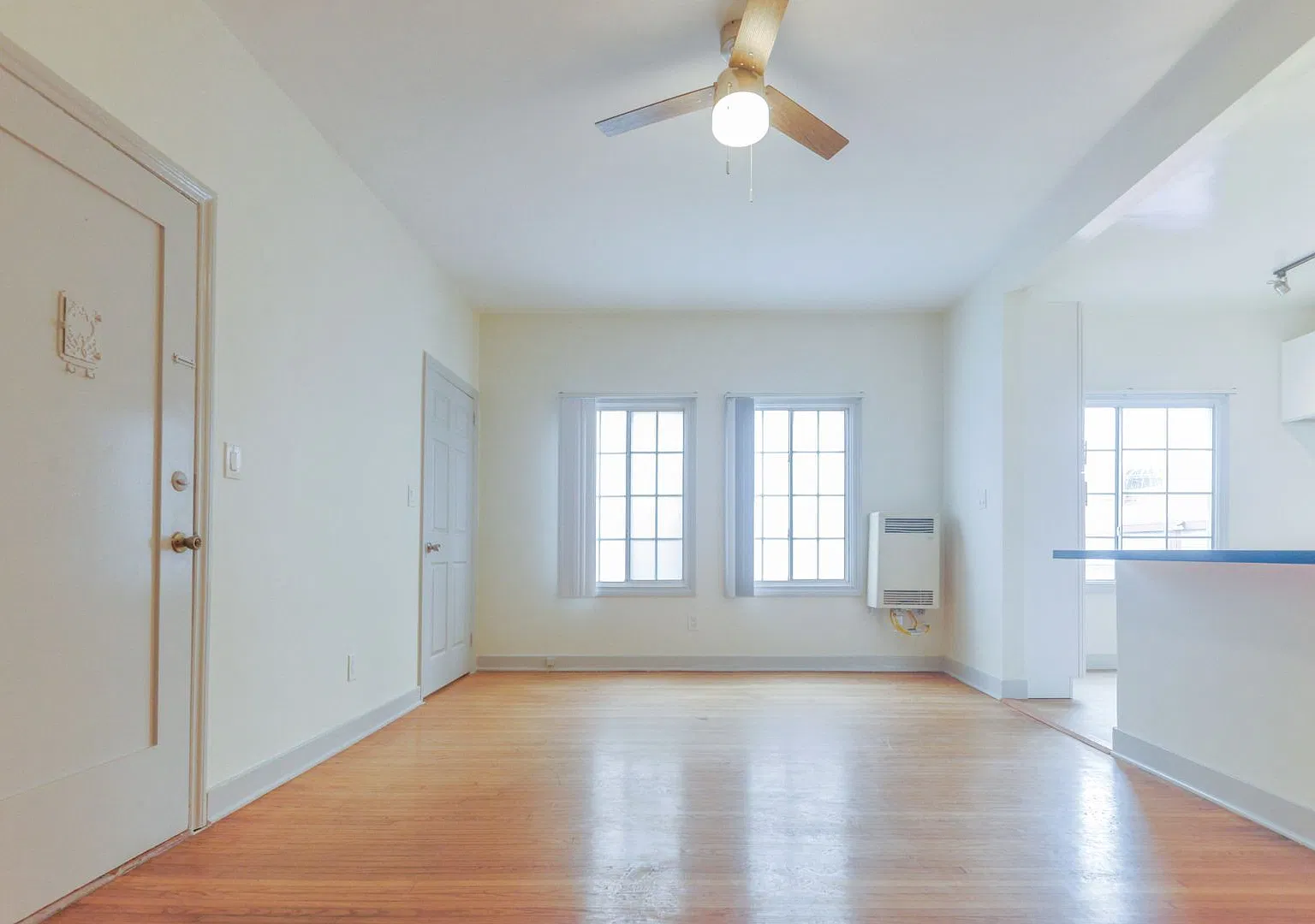 New Hampshire Apartments — Photo 4
