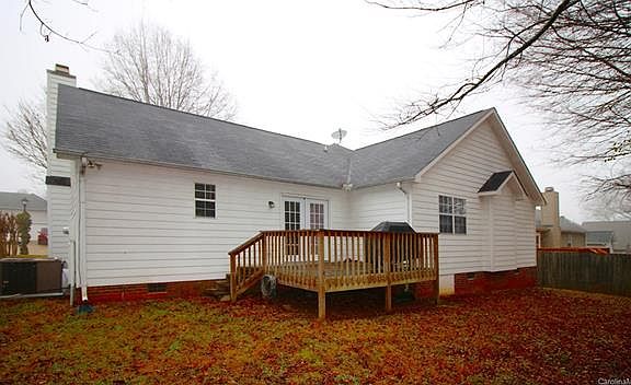 3rd image of 1055 Stirrup Pl NW