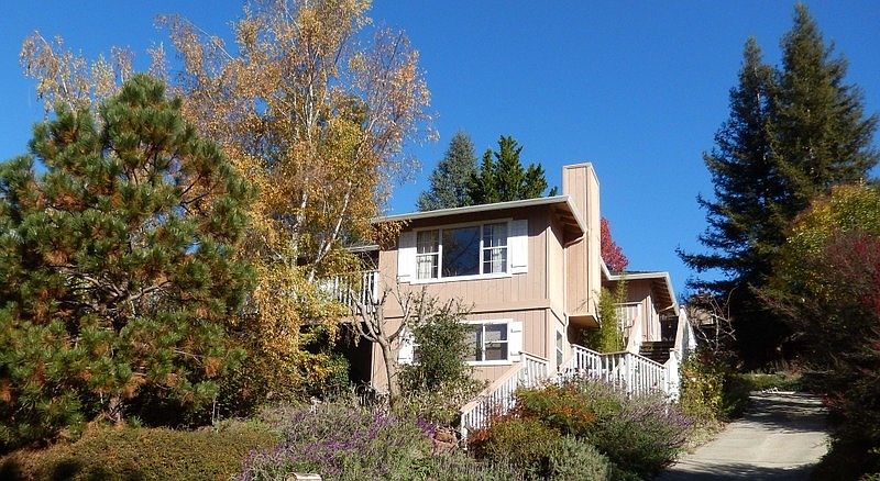 1st image of 102 Lucia Ln