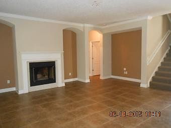 3rd image of 128 Ellsworth Cir