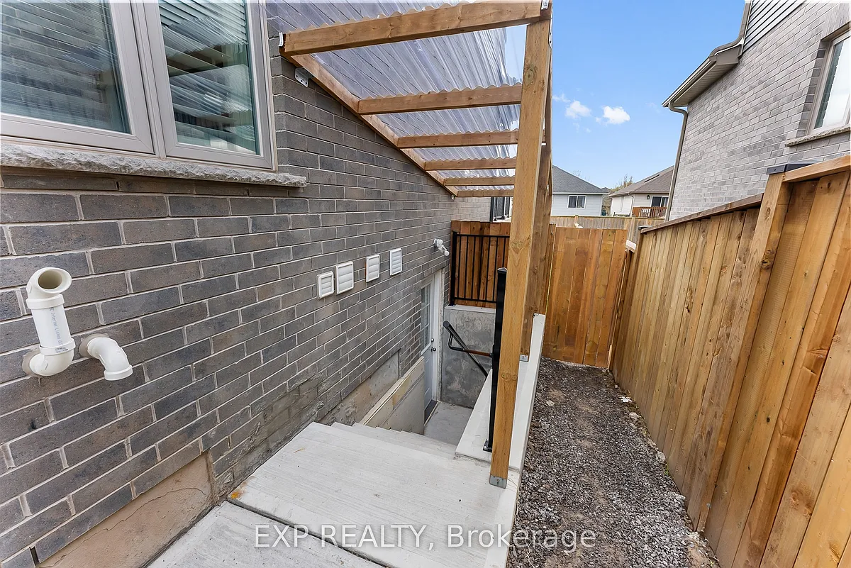 Building Photo - 13 Hopkins St #LOWER