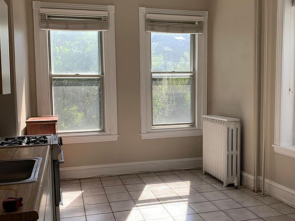 4th image of 4814 Warrington Ave #2F