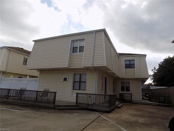 5th image of 3149 Page Ave APT 223