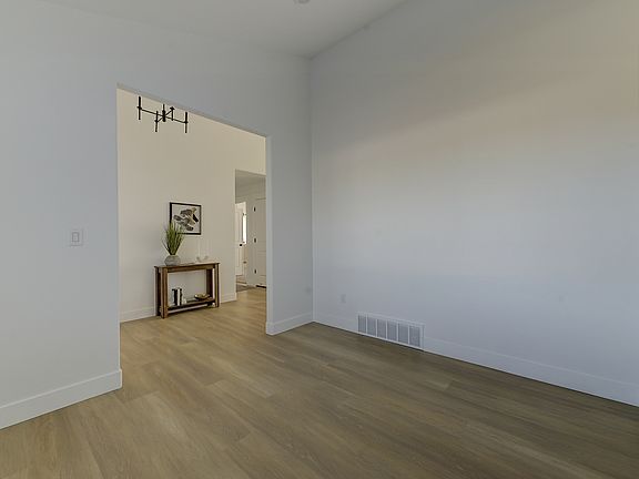 4th image of 780 S Chancelor Way #111