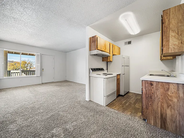 Valley View Apartments — Photo 19