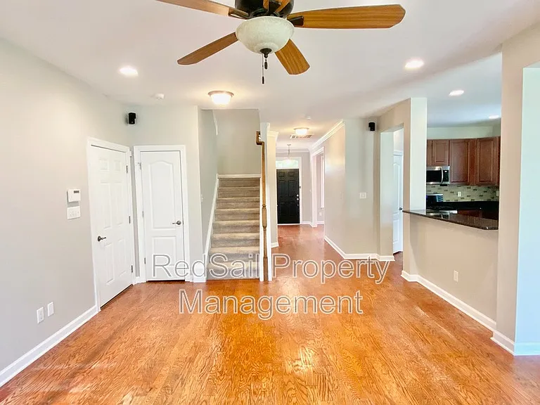 2225 Tuliptree Cir — Photo 7