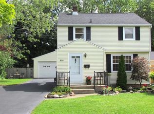 310 Rudlen Rd, Lewiston, NY 14092