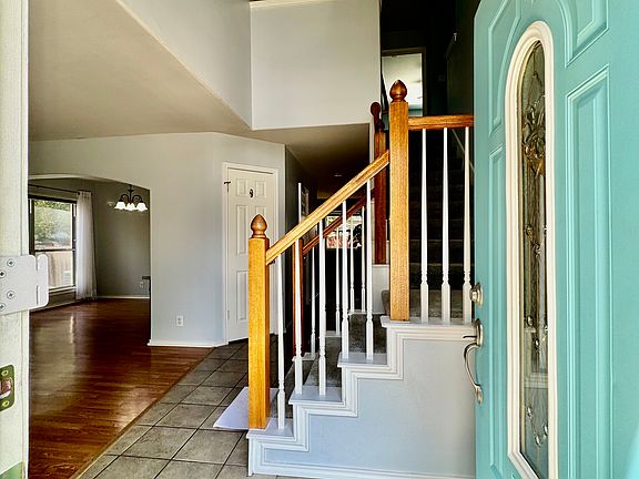 2nd image of 1109 Lauran Park Dr