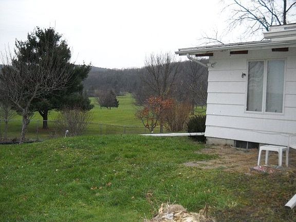 3rd image of 133 W Bennett Cir