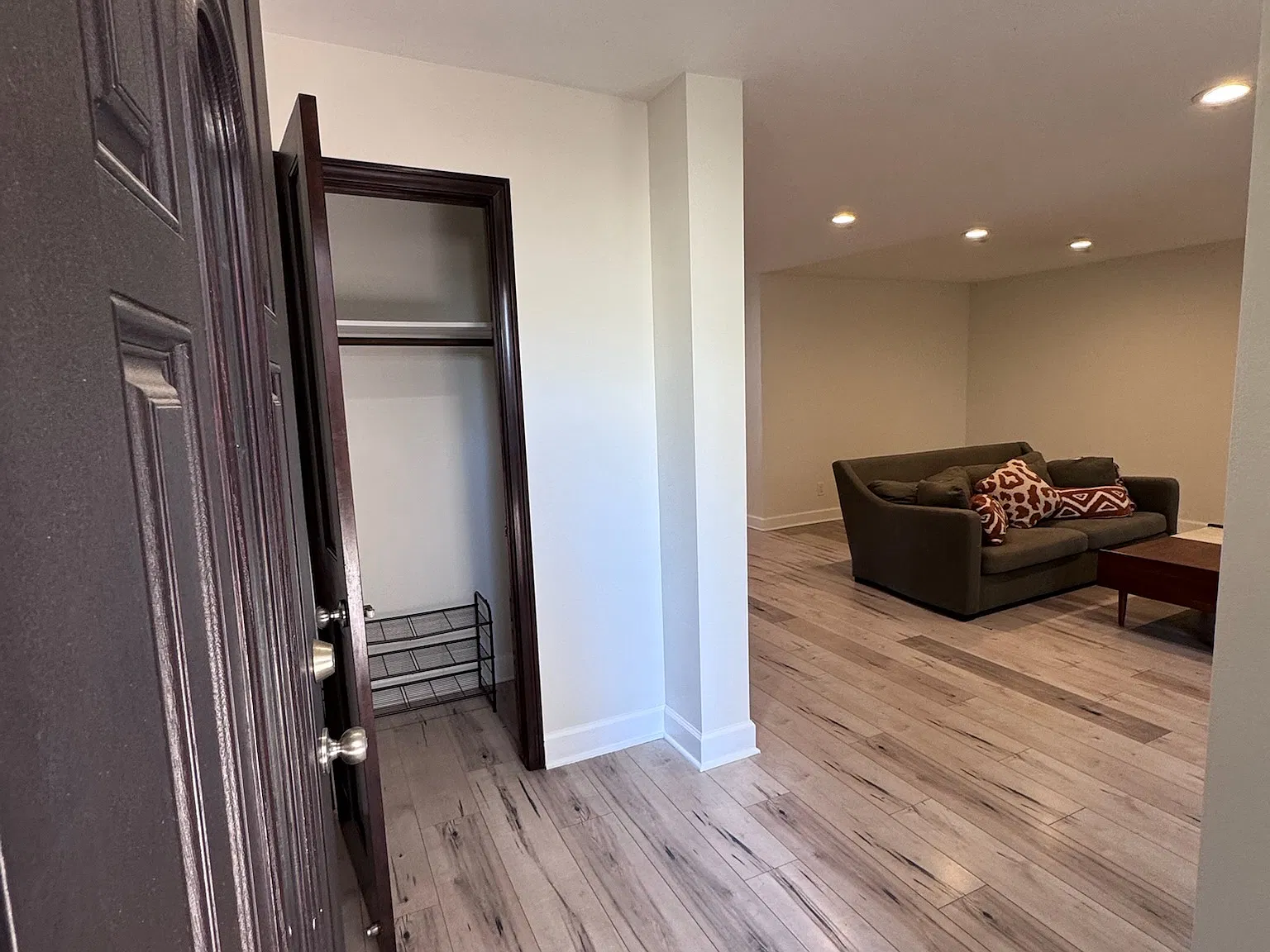 2 bed, 2.5 bath, 1653 sqft, $6,195 — Photo 2