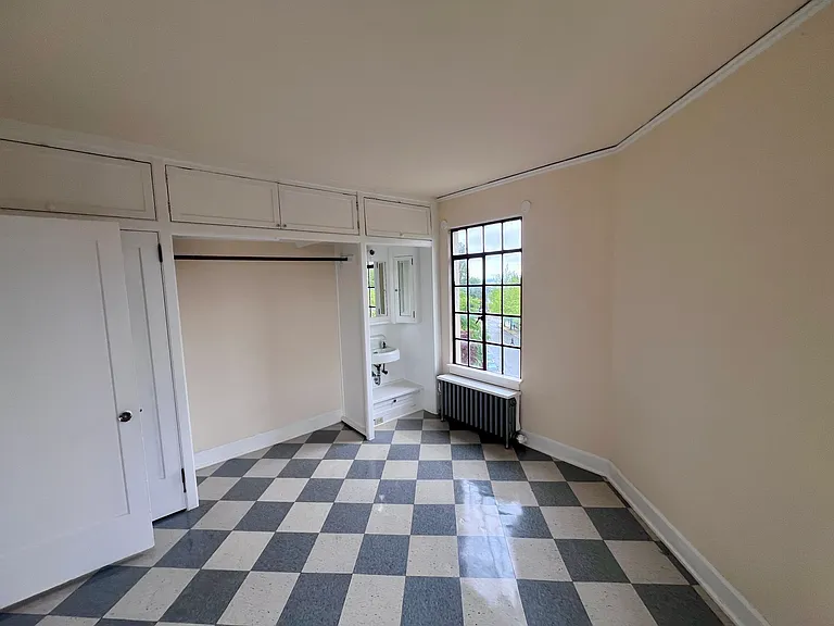 The Laurelton — Photo 9