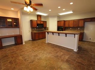 2322 E Lewis Ct, Fowler, CA 93625