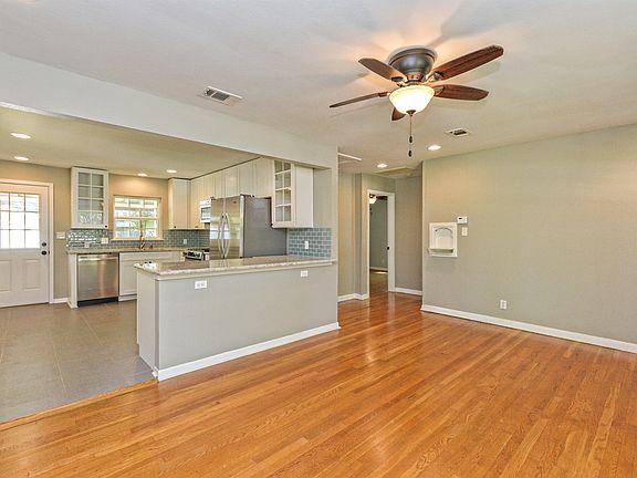 5th image of 1818 W Saint Johns Ave