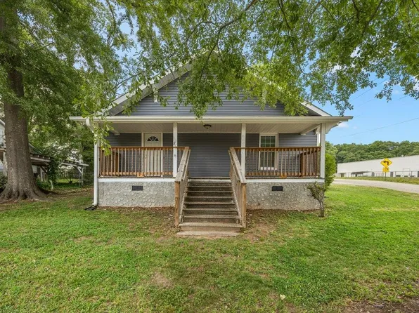207 Poole St, Woodruff, SC 29388